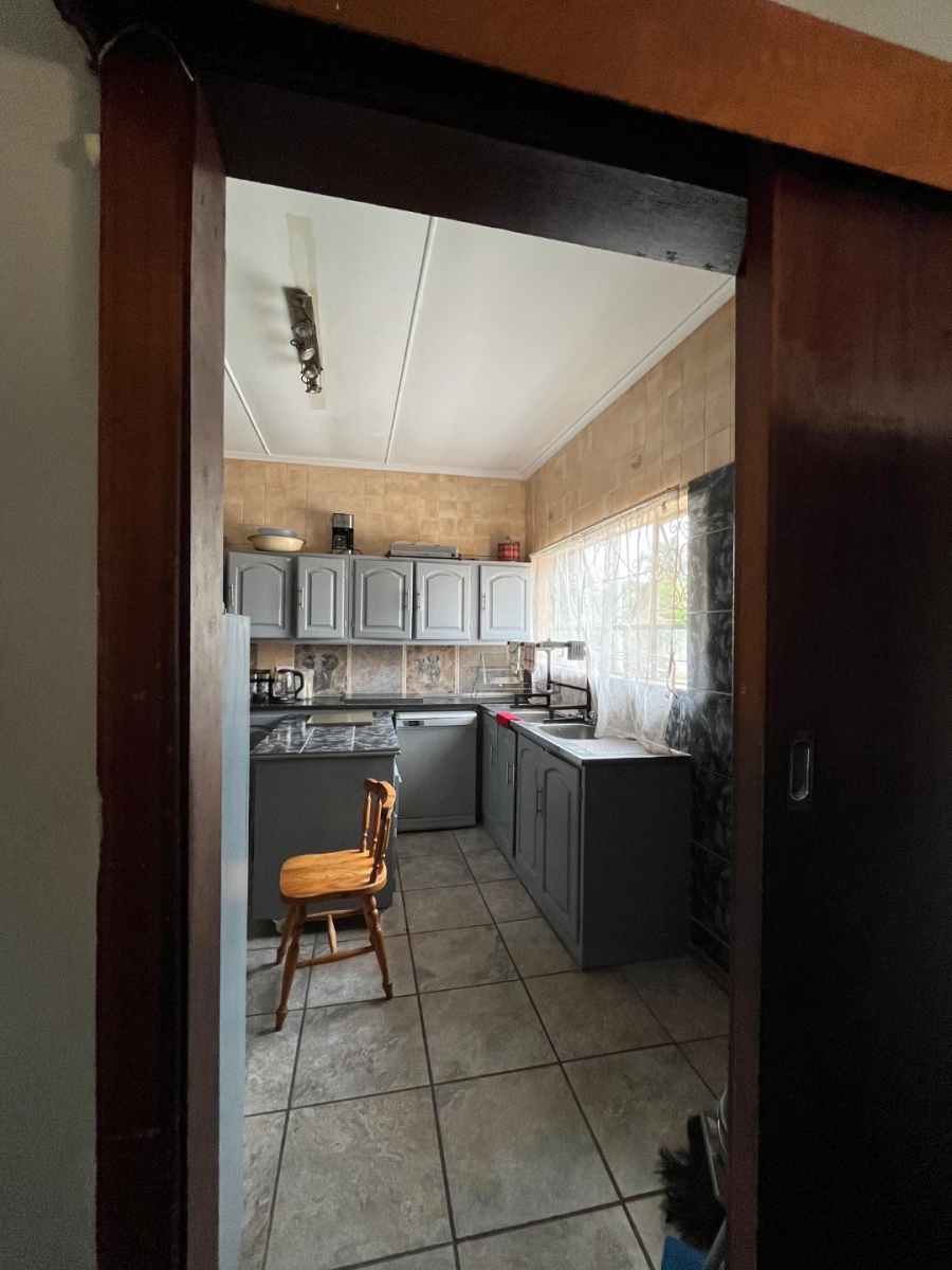 To Let 3 Bedroom Property for Rent in Bothasrus Eastern Cape